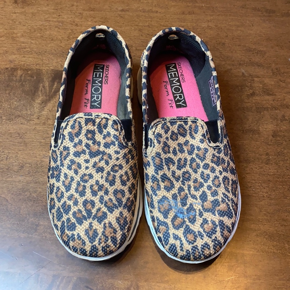 Skechers animal print cheetah memory foam shoes